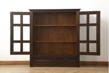 中古　美品　松本民芸家具　洋の雰囲気を感じるクラシカルなA型面取書棚(定価約49万円)(本箱、飾り棚、収納棚、キャビネット、ブックケース)(R-059820)