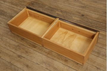中古　美品　松本民芸家具　洋の雰囲気を感じるクラシカルなA型面取書棚(定価約49万円)(本箱、飾り棚、収納棚、キャビネット、ブックケース)(R-059820)
