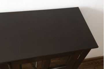 中古　美品　松本民芸家具　洋の雰囲気を感じるクラシカルなA型面取書棚(定価約49万円)(本箱、飾り棚、収納棚、キャビネット、ブックケース)(R-059820)