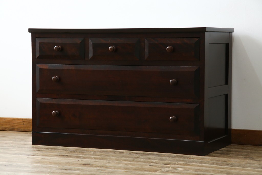 中古　松本民芸家具　和・洋どちらにも取り入れやすい!シックな佇まいが魅力のローチェスト　(R-059823)