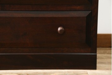 中古　松本民芸家具　和・洋どちらにも取り入れやすい!シックな佇まいが魅力のローチェスト　(R-059823)