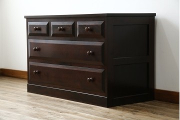 中古　松本民芸家具　和・洋どちらにも取り入れやすい!シックな佇まいが魅力のローチェスト　(R-059823)