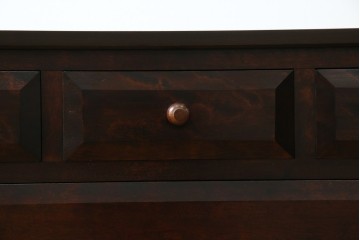 中古　松本民芸家具　和・洋どちらにも取り入れやすい!シックな佇まいが魅力のローチェスト　(R-059823)