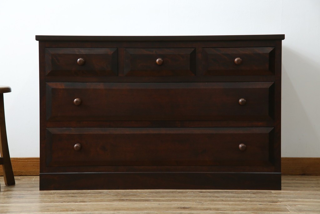 中古　松本民芸家具　和・洋どちらにも取り入れやすい!シックな佇まいが魅力のローチェスト　(R-059823)