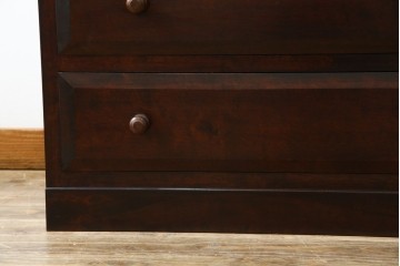 中古　松本民芸家具　和・洋どちらにも取り入れやすい!シックな佇まいが魅力のローチェスト　(R-059823)