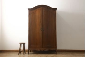 中古　美品　DREXEL HERITAGE(ドレクセルヘリテイジ)　Touraine(ツーレイン)　流れるような曲線が美しいワードローブ(定価約100万円)(衣装タンス、洋服タンス、収納棚)(R-059827)