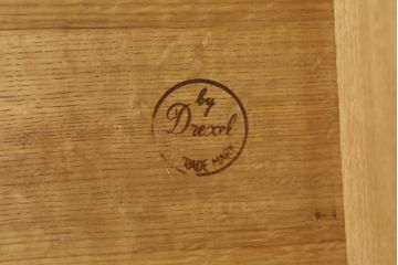 中古　美品　DREXEL HERITAGE(ドレクセルヘリテイジ)　Touraine(ツーレイン)　流れるような曲線が美しいワードローブ(定価約100万円)(衣装タンス、洋服タンス、収納棚)(R-059827)