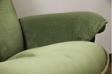 中古　美品　EKORNES(エコーネス)　スイングテーブル付き　オットマン付き　グリーンカラーが目を惹くリクライニングチェア(ストレスレスチェア、椅子、アームチェア、北欧、1人掛けソファ)(R-059831)