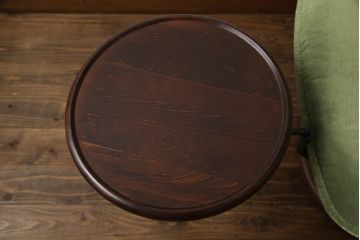 中古　美品　EKORNES(エコーネス)　スイングテーブル付き　オットマン付き　グリーンカラーが目を惹くリクライニングチェア(ストレスレスチェア、椅子、アームチェア、北欧、1人掛けソファ)(R-059831)