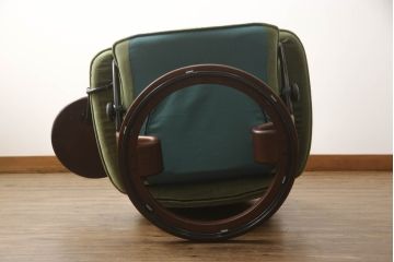 中古　美品　EKORNES(エコーネス)　スイングテーブル付き　オットマン付き　グリーンカラーが目を惹くリクライニングチェア(ストレスレスチェア、椅子、アームチェア、北欧、1人掛けソファ)(R-059831)