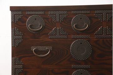 中古　美品　岩谷堂箪笥　あられ紋様の金具が目を惹く、和モダンな空間づくりにおすすめのサイドチェスト(引き出し、収納箪笥、整理箪笥、和タンス)(R-059832)