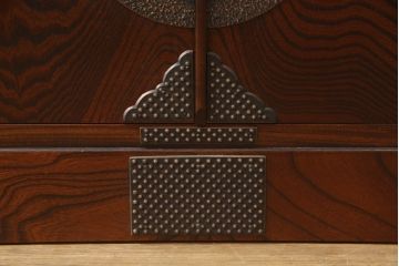 中古　美品　岩谷堂箪笥　あられ紋様の金具が目を惹く、和モダンな空間づくりにおすすめのサイドチェスト(引き出し、収納箪笥、整理箪笥、和タンス)(R-059832)