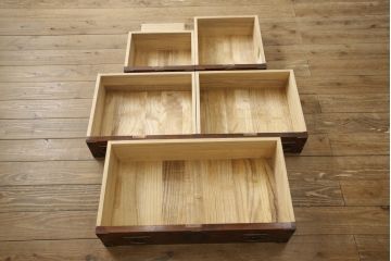 中古　美品　岩谷堂箪笥　あられ紋様の金具がモダンな雰囲気を醸し出す車箪笥(サイドチェスト、引き出し、収納箪笥、整理箪笥、和タンス)(R-059835)