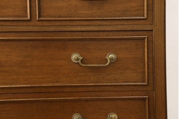 中古　DREXEL HERITAGE(ドレクセルヘリテイジ)　Triune(トライユン)　気品溢れるエレガントなマホガニー材製チェスト(引き出し、サイドボード、収納箪笥、整理タンス)(R-059837)