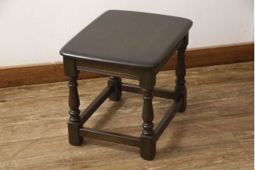 中古　美品　イギリス　ブランド家具　ERCOL(アーコール)　凝ったデザインの挽き物脚が目を惹くスツール(椅子、イス、板座チェア)(R-059838)