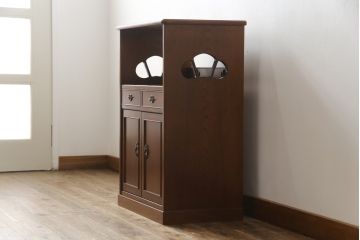 中古　美品　欅(ケヤキ)材　上品な佇まいが魅力的な和風サイドキャビネット(収納棚、戸棚、キャビネット)(R-059841)