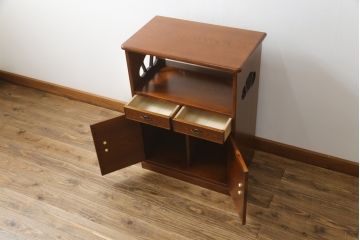 中古　美品　欅(ケヤキ)材　上品な佇まいが魅力的な和風サイドキャビネット(収納棚、戸棚、キャビネット)(R-059841)
