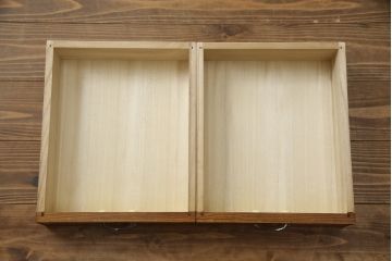 中古　美品　欅(ケヤキ)材　上品な佇まいが魅力的な和風サイドキャビネット(収納棚、戸棚、キャビネット)(R-059841)