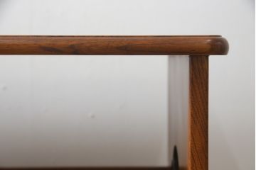 中古　美品　欅(ケヤキ)材　上品な佇まいが魅力的な和風サイドキャビネット(収納棚、戸棚、キャビネット)(R-059841)