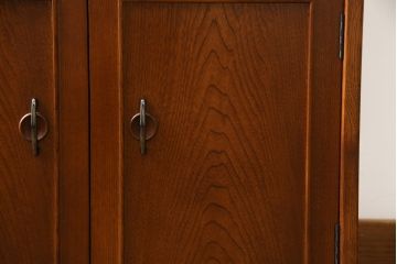 中古　美品　欅(ケヤキ)材　上品な佇まいが魅力的な和風サイドキャビネット(収納棚、戸棚、キャビネット)(R-059841)