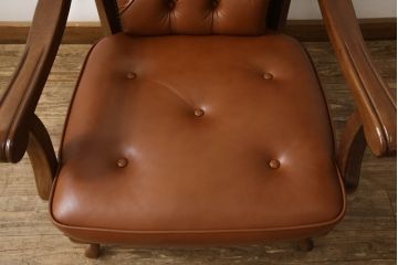 中古　美品　奈技工房　明るい色味の本革が目を惹く1人掛けレザーソファ(1Pソファ、アームチェア、ラウンジチェア、サロンチェア)(定価約25万円)(R-059842)