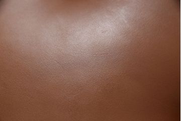 中古　美品　奈技工房　明るい色味の本革が目を惹く1人掛けレザーソファ(1Pソファ、アームチェア、ラウンジチェア、サロンチェア)(定価約25万円)(R-059842)