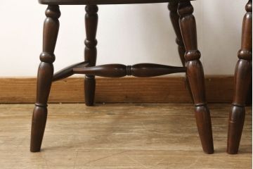 中古　美品　松本民芸家具　16型スピンドルチェア　ゆったりと座れるダイニングチェア2脚セット(板座チェア、椅子、イス)(R-059847)