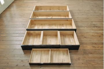 中古　超美品!　最高級　前面欅(ケヤキ)材　木地呂塗り　総漆塗り　渡辺家具店　仙台箪笥　重厚な佇まいに圧倒される衣装タンス(和箪笥、着物箪笥、観音箪笥)(R-059857)