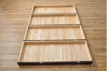 中古　超美品!　最高級　前面欅(ケヤキ)材　木地呂塗り　総漆塗り　渡辺家具店　仙台箪笥　重厚な佇まいに圧倒される衣装タンス(和箪笥、着物箪笥、観音箪笥)(R-059857)