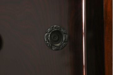 中古　超美品!　最高級　前面欅(ケヤキ)材　木地呂塗り　総漆塗り　渡辺家具店　仙台箪笥　重厚な佇まいに圧倒される衣装タンス(和箪笥、着物箪笥、観音箪笥)(R-059857)