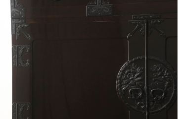中古　超美品!　最高級　前面欅(ケヤキ)材　木地呂塗り　総漆塗り　渡辺家具店　仙台箪笥　重厚な佇まいに圧倒される衣装タンス(和箪笥、着物箪笥、観音箪笥)(R-059857)