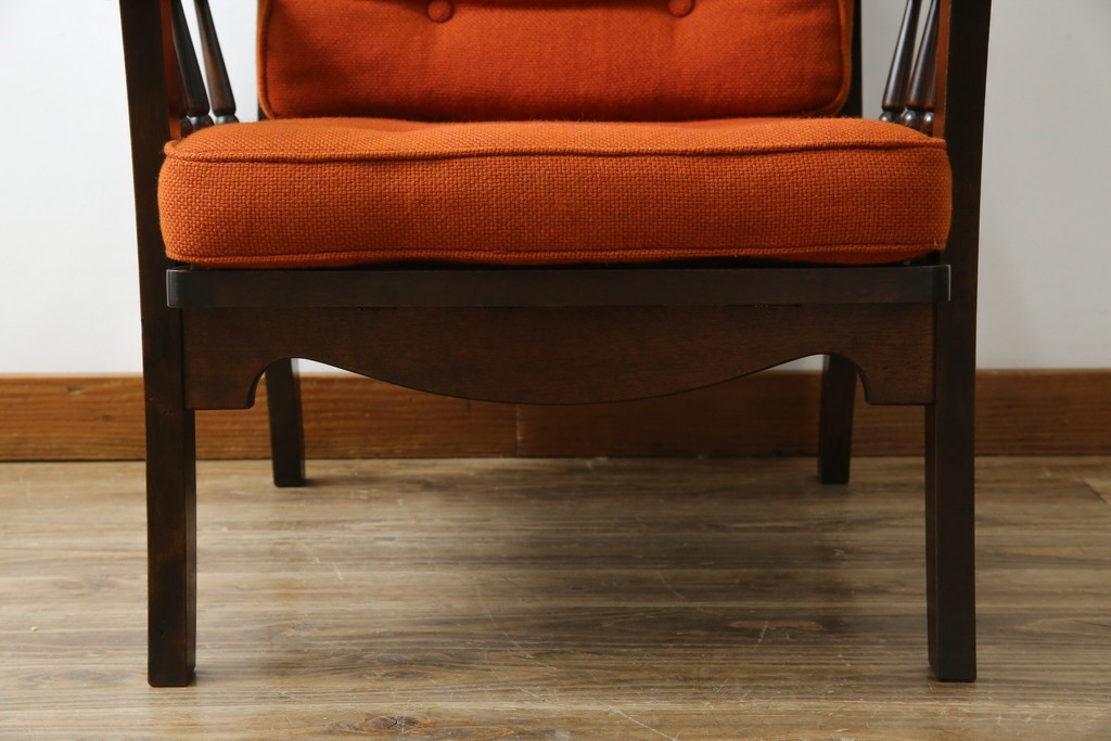 和製ビンテージ　北海道民芸家具　どこから見ても美しい!随所に見られる凝った作り込みが目を引く1人掛けソファ　(R-059859)