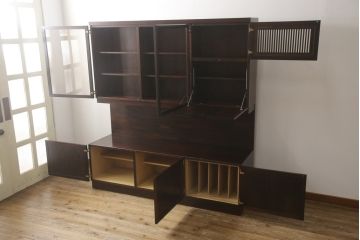 和製ビンテージ　山品木工(YAMASHINA)　ローズウッド　絶版品　高級感漂う上品なキャビネット(収納棚、食器棚、戸棚、飾り棚、本箱、ブックケース、ヴィンテージ)(R-059862)