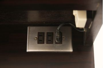 和製ビンテージ　山品木工(YAMASHINA)　ローズウッド　絶版品　高級感漂う上品なキャビネット(収納棚、食器棚、戸棚、飾り棚、本箱、ブックケース、ヴィンテージ)(R-059862)