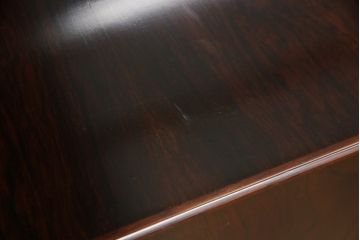和製ビンテージ　山品木工(YAMASHINA)　ローズウッド　絶版品　高級感漂う上品なキャビネット(収納棚、食器棚、戸棚、飾り棚、本箱、ブックケース、ヴィンテージ)(R-059862)