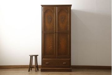 中古　三越家具　カントリーハウス　洋風家具　イギリスカントリースタイルのような温かみのある空間づくりにおすすめのワードローブ(洋服タンス、収納棚、衣装タンス)(R-059864)