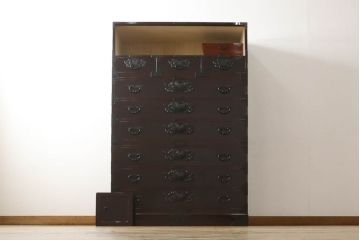 中古　超美品!　最高級　前面欅(ケヤキ)材　木地呂塗り　総漆塗り　渡辺家具店　仙台箪笥　重厚な佇まいに圧倒される衣装タンス(和箪笥、引き出し)(R-059865)