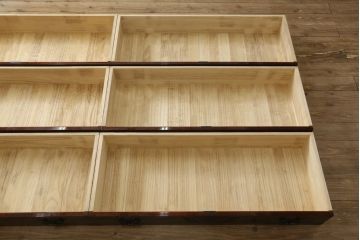 中古　超美品!　最高級　前面欅(ケヤキ)材　木地呂塗り　総漆塗り　渡辺家具店　仙台箪笥　重厚な佇まいに圧倒される衣装タンス(和箪笥、引き出し)(R-059865)