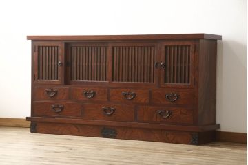中古　美品　伝統民芸家具　迫力のある杢目が魅力的な岩谷堂箪笥サイドボード(引き出し、収納棚、サイドキャビネット)(R-059891)