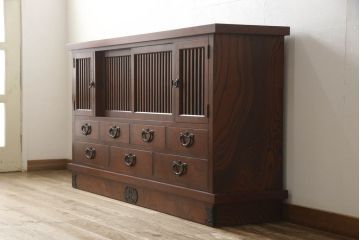 中古　美品　伝統民芸家具　迫力のある杢目が魅力的な岩谷堂箪笥サイドボード(引き出し、収納棚、サイドキャビネット)(R-059891)