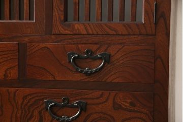 中古　美品　伝統民芸家具　迫力のある杢目が魅力的な岩谷堂箪笥サイドボード(引き出し、収納棚、サイドキャビネット)(R-059891)