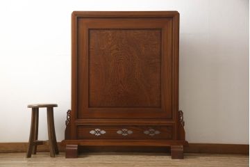 中古　超美品　最高級工芸品　総欅(ケヤキ)材　玉杢無垢材　重厚感漂う総漆塗りの衝立て(つい立て、パーテーション、間仕切り)(定価約120万円)(R-059893)