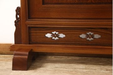 中古　超美品　最高級工芸品　総欅(ケヤキ)材　玉杢無垢材　重厚感漂う総漆塗りの衝立て(つい立て、パーテーション、間仕切り)(定価約120万円)(R-059893)