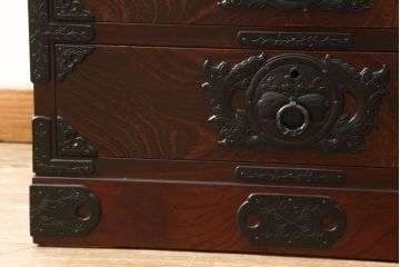 中古　美品　岩谷堂箪笥　細部の意匠に職人のこだわりを感じる立長箪笥(縦型チェスト、衣装たんす、収納箪笥、整理箪笥、引き出し)(R-059894)