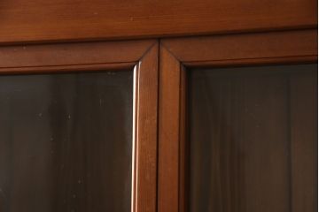 和製アンティーク　関西　近江地方　前面ヒノキ　檜の落ち着いた色合いが和モダンなお部屋に取り入れやすいローボード(食器棚、カップボード、収納棚、戸棚、飾り棚、陳列棚、ローキャビネット)(R-059896)