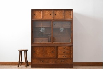 中古　美品　高級品　江戸指物　内部桐材　御蔵桑材(島桑)の美しい杢目が目を惹く重ね茶箪笥(茶棚、違い棚、収納棚、引き出し、戸棚)(定価約70万円)(R-059906)