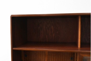 中古　美品　高級品　江戸指物　内部桐材　御蔵桑材(島桑)の美しい杢目が目を惹く重ね茶箪笥(茶棚、違い棚、収納棚、引き出し、戸棚)(定価約70万円)(R-059906)