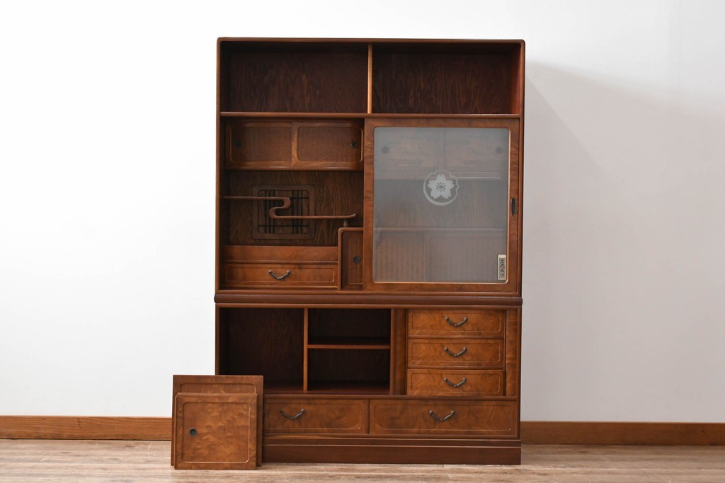 中古　美品　高級品　江戸指物　内部桐材　御蔵桑材(島桑)の美しい杢目が目を惹く重ね茶箪笥(茶棚、違い棚、収納棚、引き出し、戸棚)(定価約70万円)(R-059906)