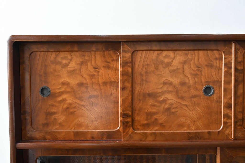 中古　美品　高級品　江戸指物　内部桐材　御蔵桑材(島桑)の美しい杢目が目を惹く重ね茶箪笥(茶棚、違い棚、収納棚、引き出し、戸棚)(定価約70万円)(R-059906)