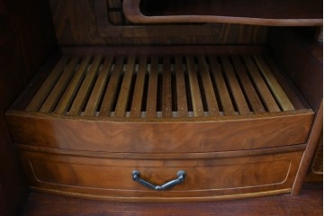 中古　美品　高級品　江戸指物　内部桐材　御蔵桑材(島桑)の美しい杢目が目を惹く重ね茶箪笥(茶棚、違い棚、収納棚、引き出し、戸棚)(定価約70万円)(R-059906)